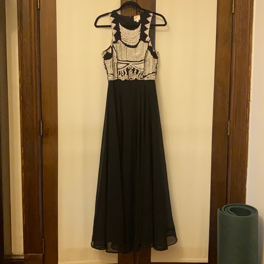 Women’s black formal gown Parker